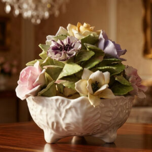 Centro Floral de Porcelana Inglesa Coalport • Flores en Relieve •